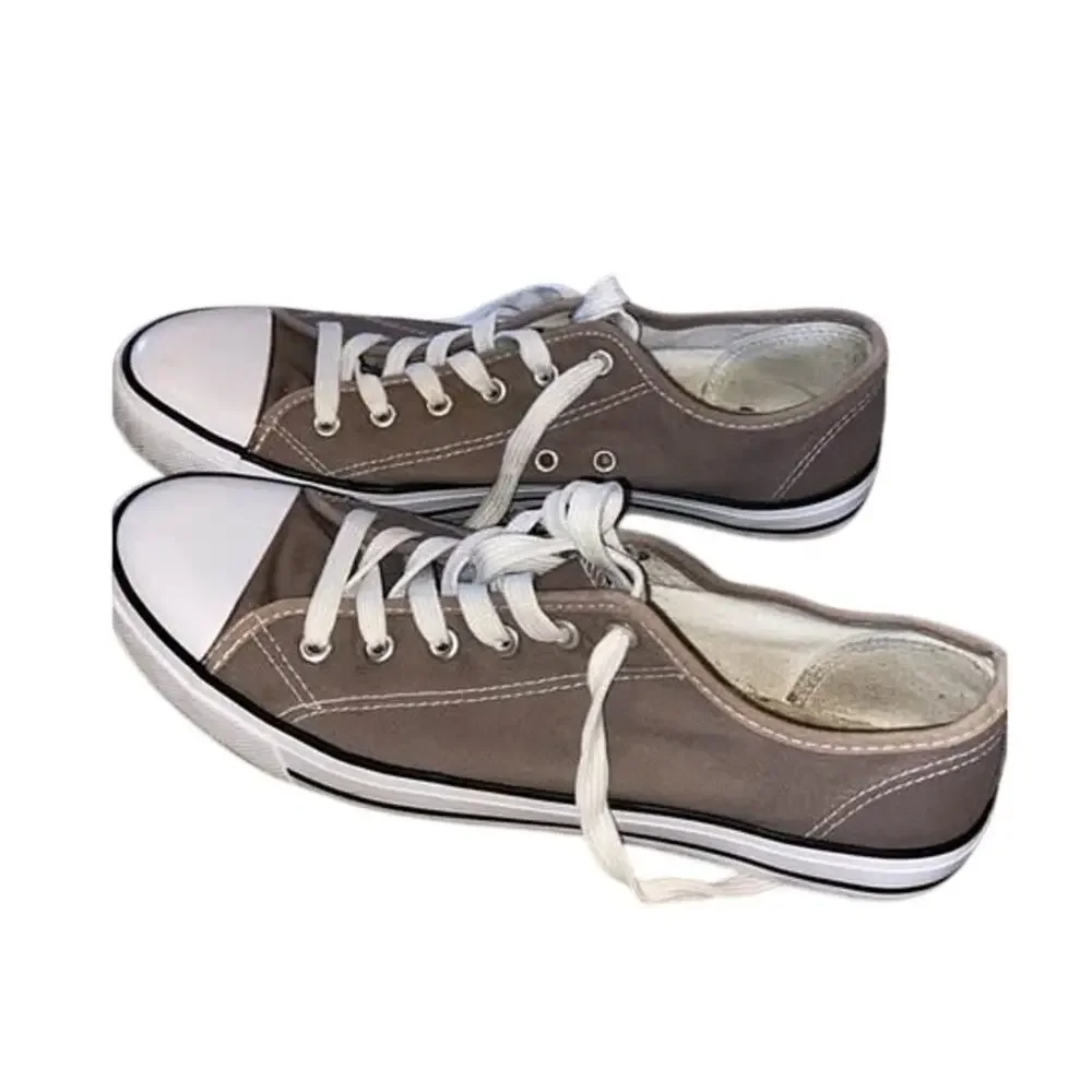 Men’s converse SZ 10